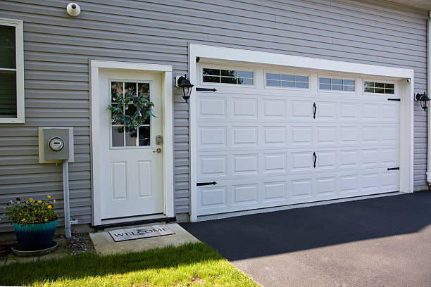 24/7 Emergency Garage Door Panel Replacement experts in East Dubuque, IL